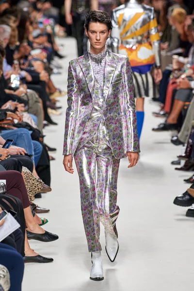 Look 31